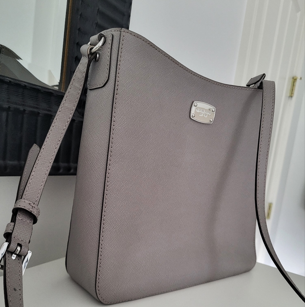 Michael Kors Gray Leather Shoulder Bag